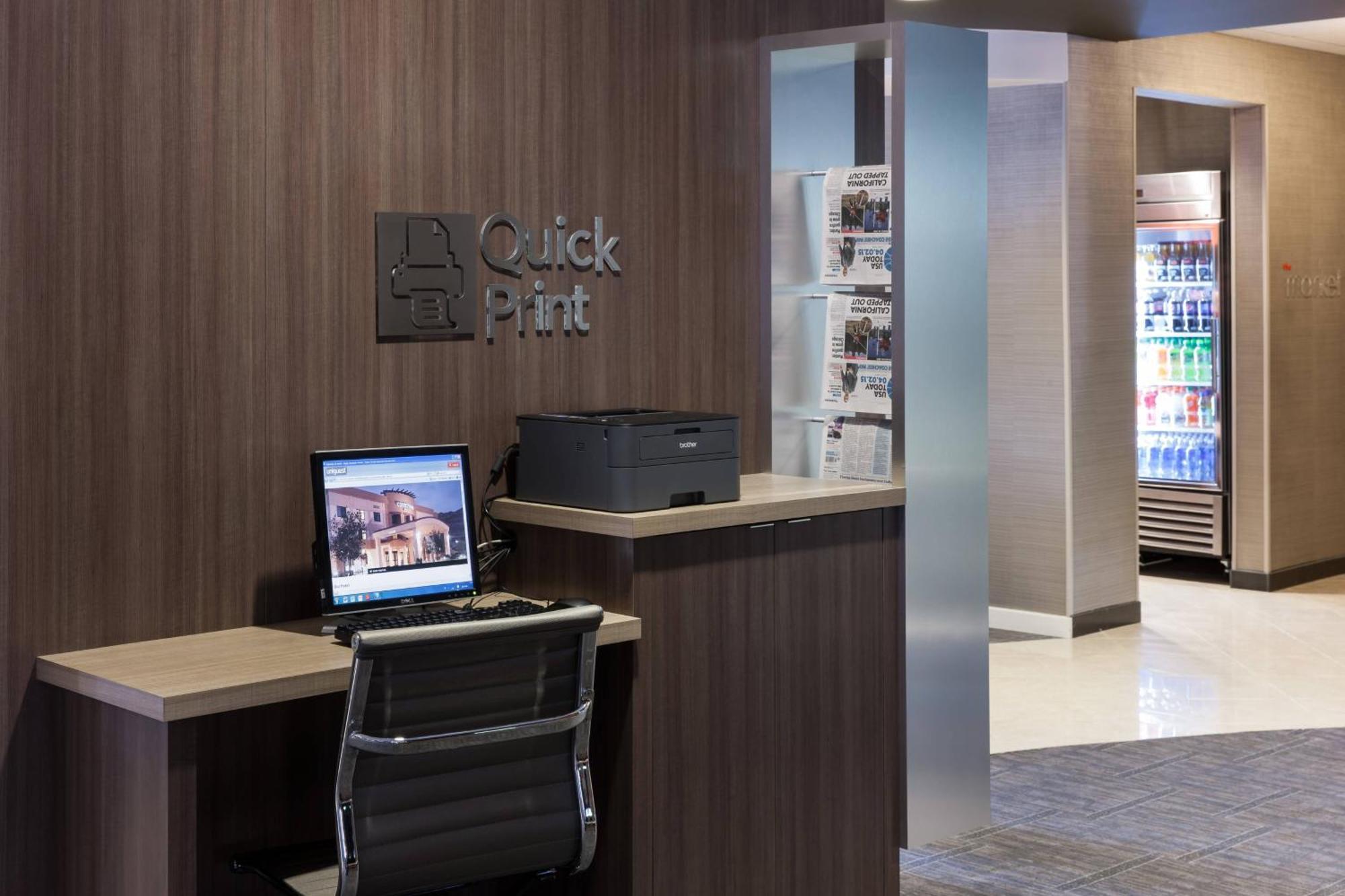 Hotel Courtyard By Marriott Santa Clarita Valencia Exterior foto
